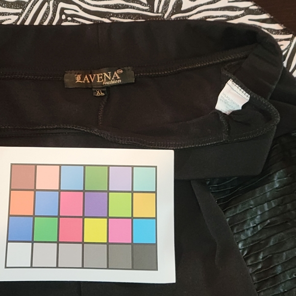 Fleece Lined Leggings with Faux Leather Accent - Picture 4 of 7